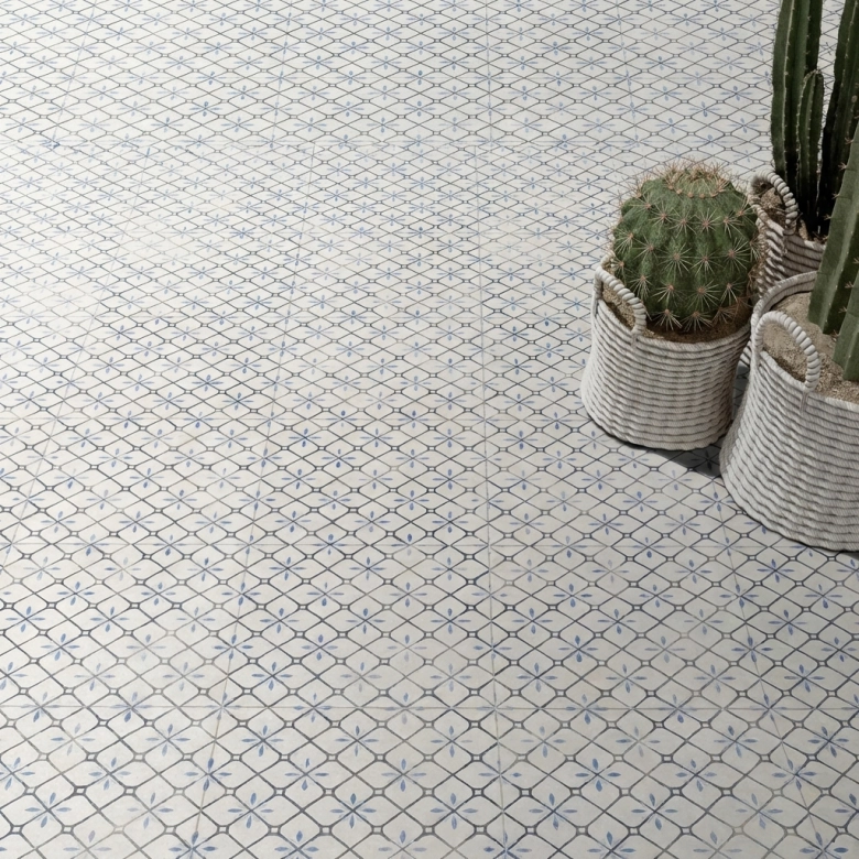 Carrelage extérieur effet carreaux ciment Fragment bleu ciel R11 14 mm 32,9x32,9 cm