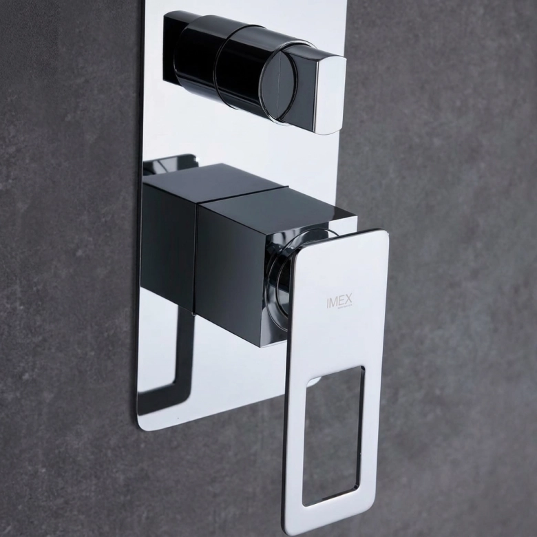 Colonne de Douche encastrée Sila design chrome