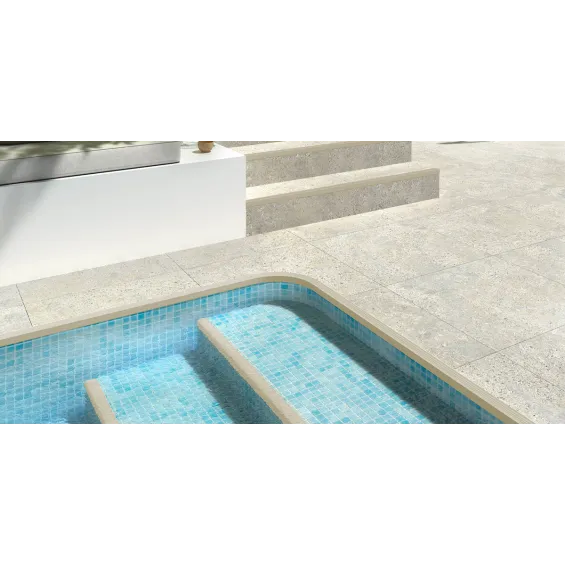 Nez de marche résine pour piscine Astra