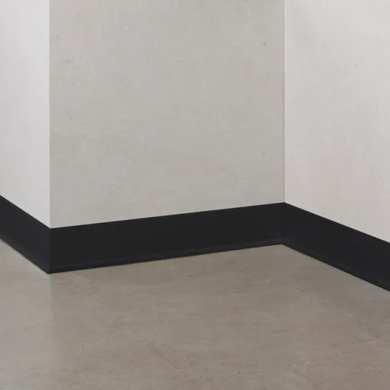 Plinthe aluminium noir mat