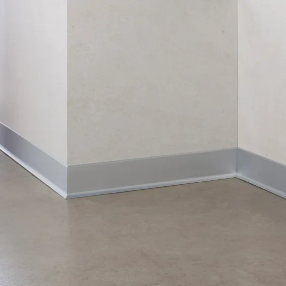 Plinthe aluminium argent mat