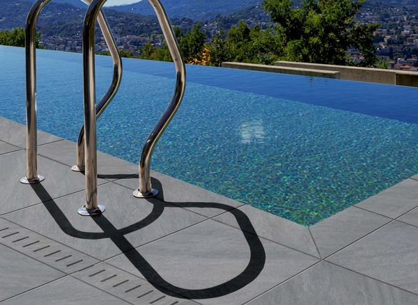 Margelle piscine grès cérame
