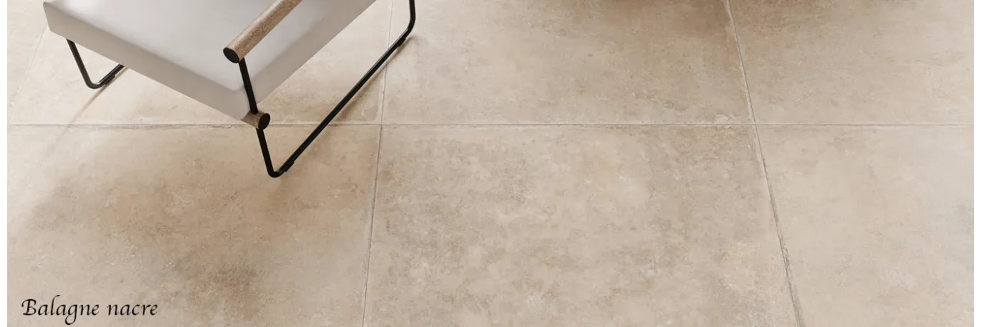 Carrelage sol extérieur traditionnel Balagne nacre beige pour la terrasse