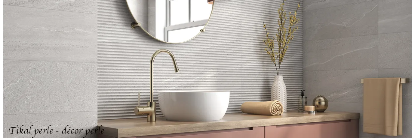 Carrelage mur Tikal perle et décor perle pour la salle de bain style minimaliste