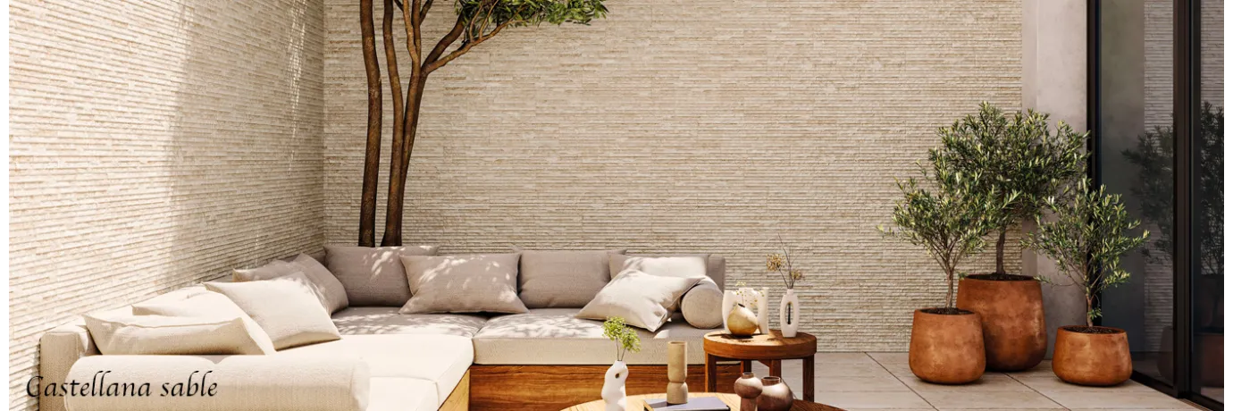 Carrelage effet parement Castellana sable couleur beige clair pour les mur de la terrasse
