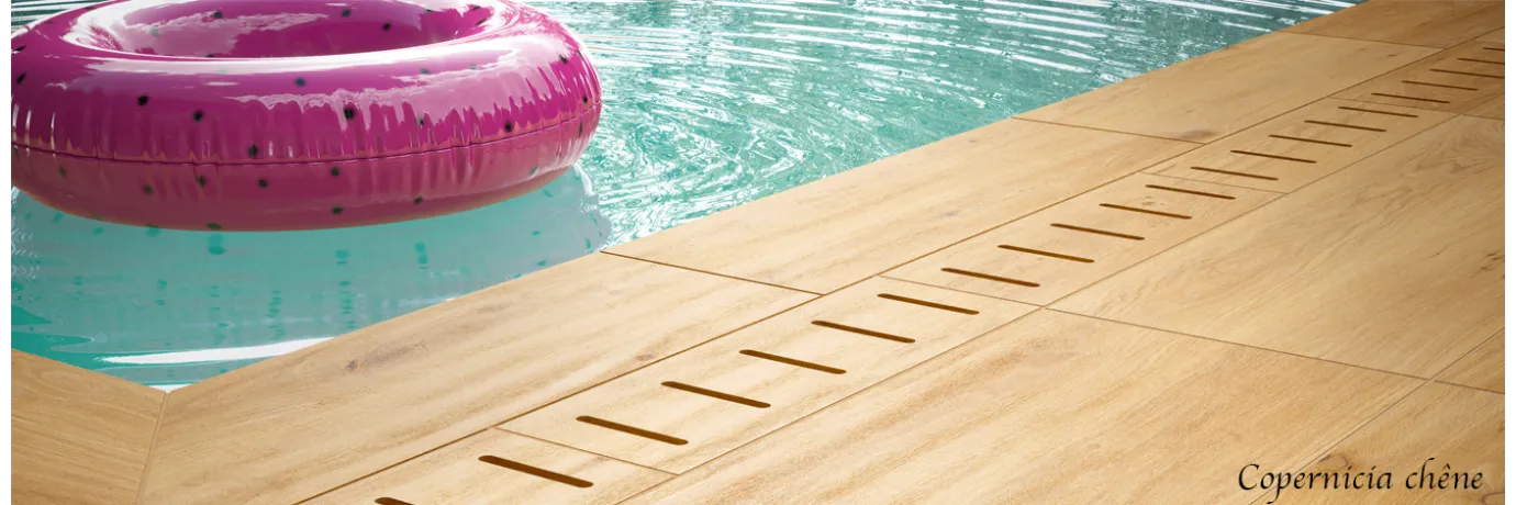 Dalle effet bois Copernicia chêne pour le contour de la piscine