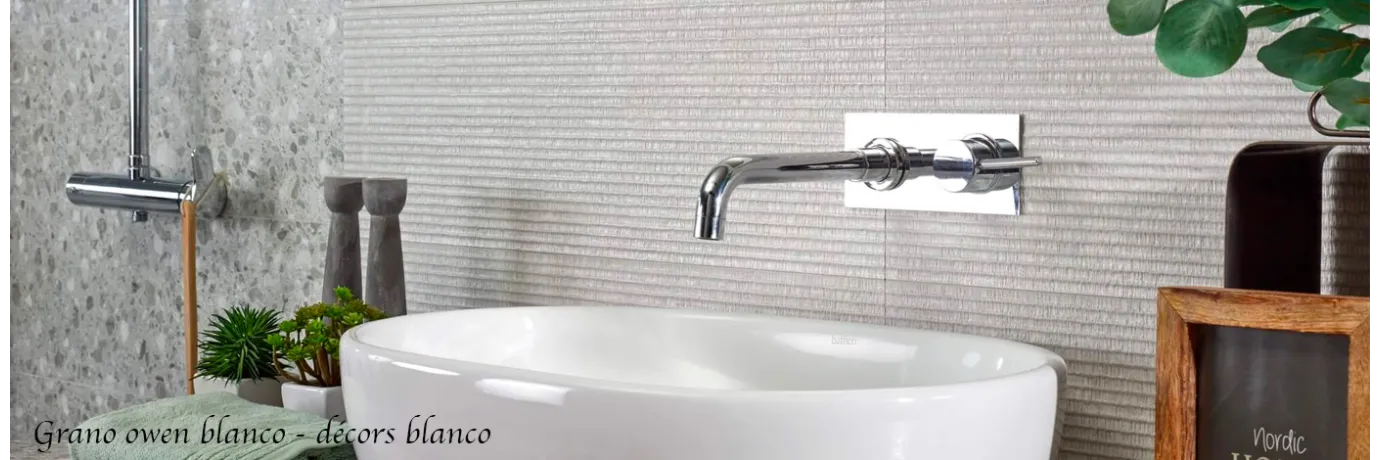 Carrelage mur Grano decors blanco pour le mur de la salle de bain style rétro