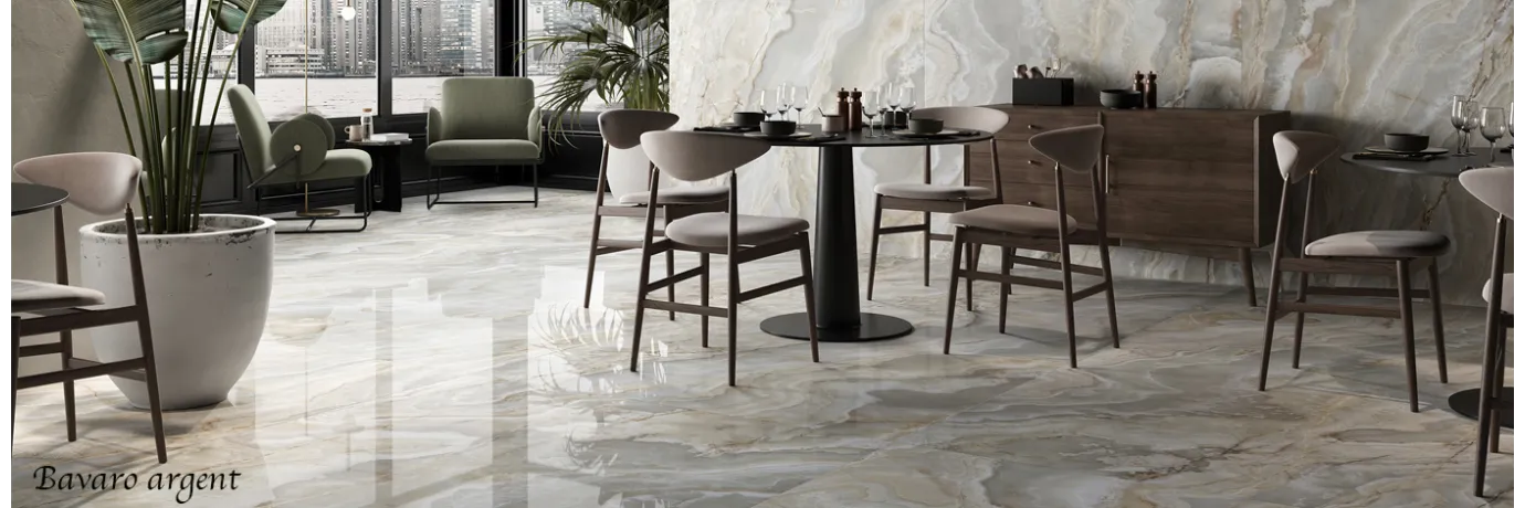 Carrelage sol et mur poli effet marbre Bavaro argent pour un restaurant