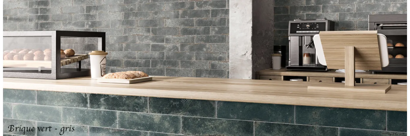 Carrelage effet zellige Brique vert et gris pour le mur intérieur d'un café ou une boulagerie