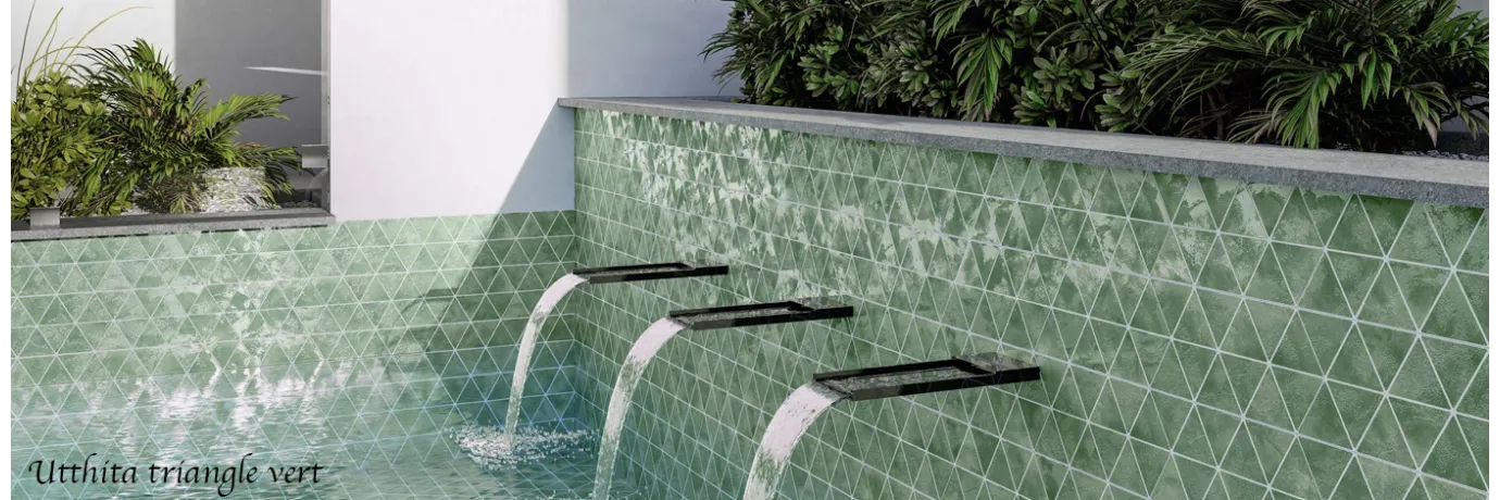 Carrelage sol et mur Utthita Triangle vert pour l'intérieur de la piscine 