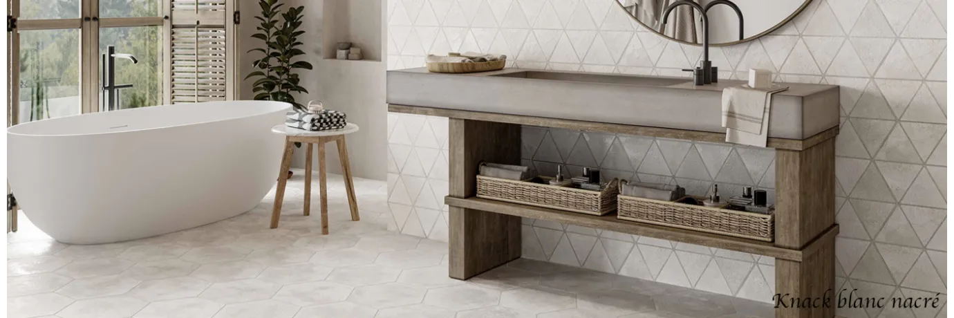 Carrelage hexagonal Knack blanc nacré pour la salle de bain