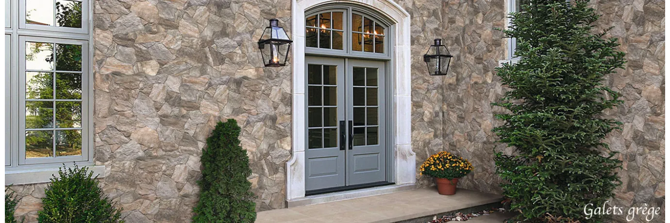 Carrelage effet parement Galets grège pour l'extérieur de la maison