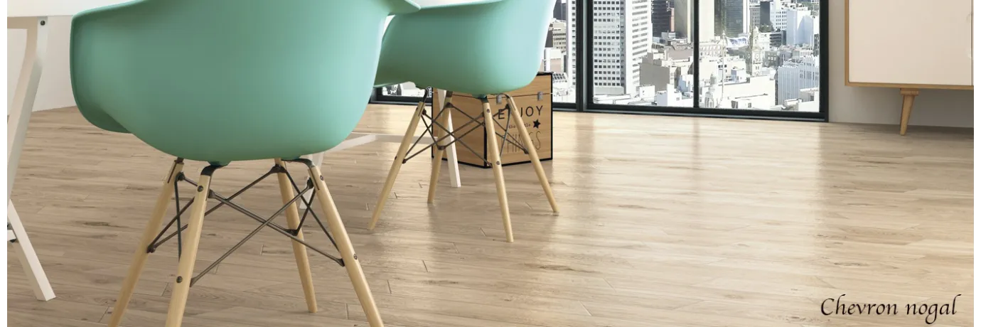 Carrelage imitation parquet Chevron nogal marron clair pour le salon 