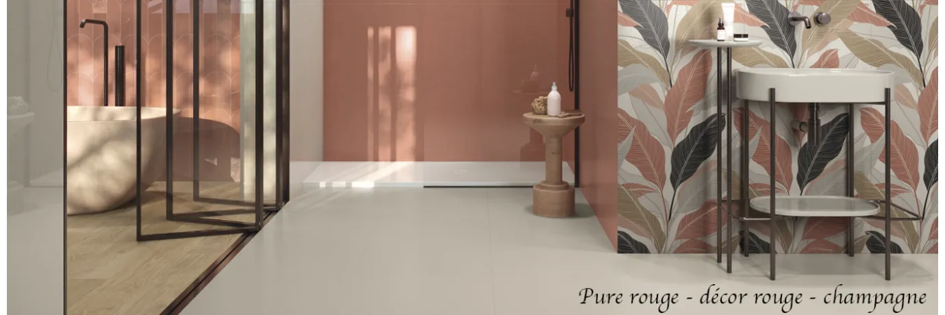 carrelage salle de bain pure rouge pour le mur et couleur beige champagne pour le sol de la salle de bain