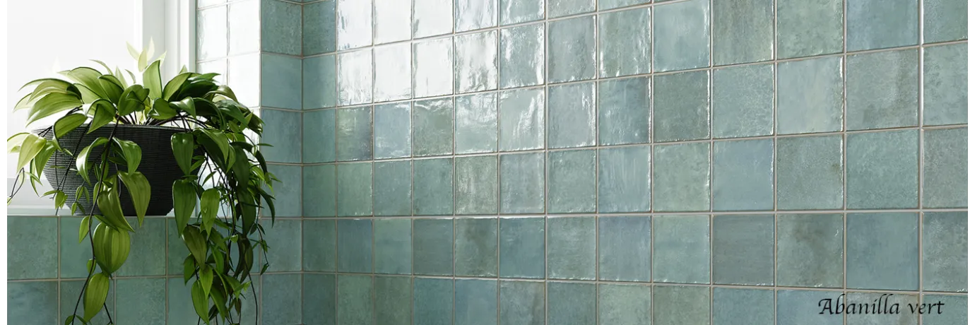 Carrelage mur effet zellige Abanilla vert pour l'intérieur de la douche italienne