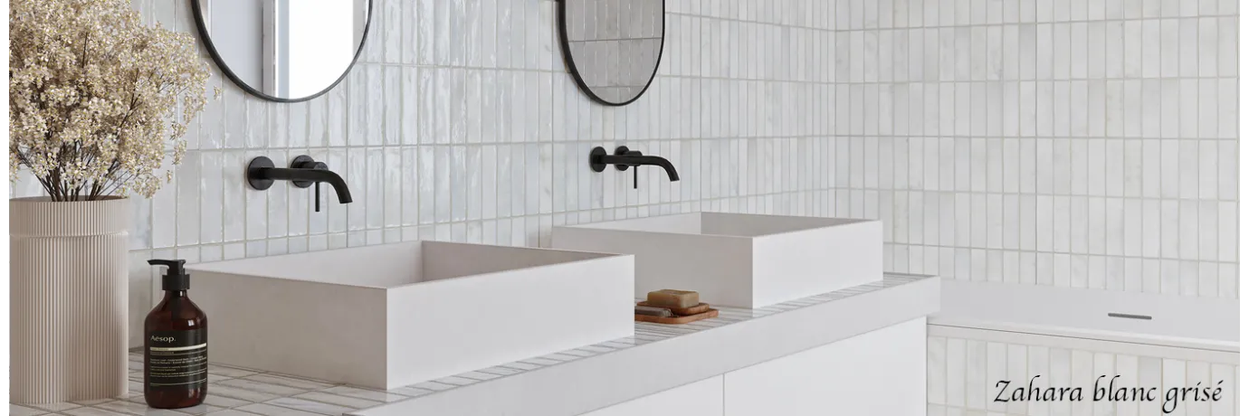 Carrelage mur effet zellige Zahara vert pour la salle de bain