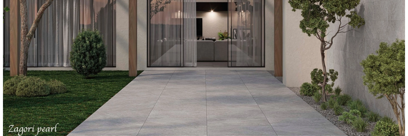 Dalle extérieur Zagori 2.0 pearl couleur gris clair R11 pour le chemin ou allée de la maison