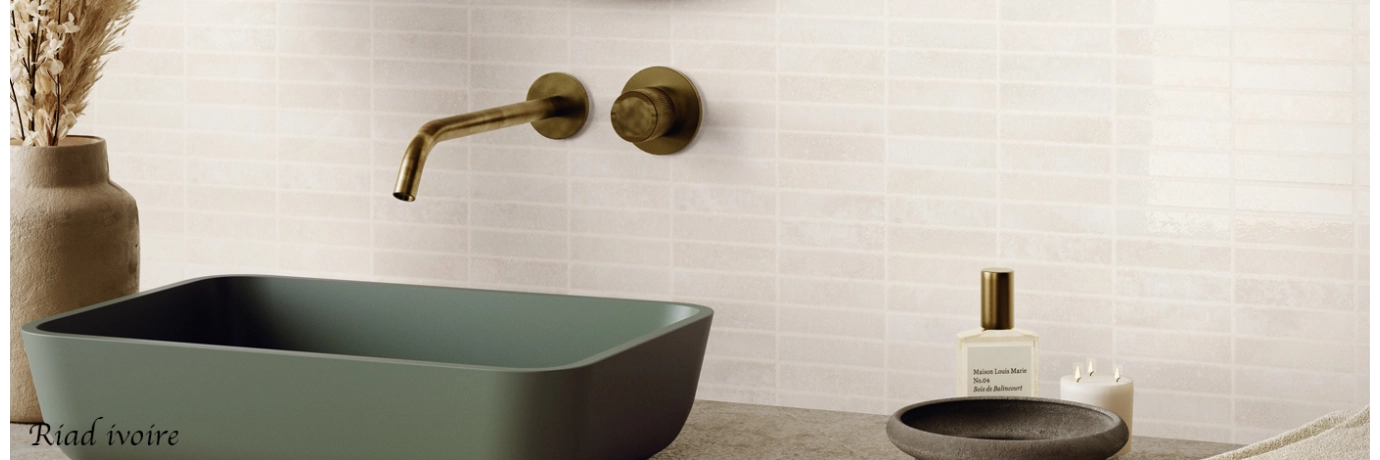 Carrelage mur effet zellige Riad ivoire pour le mur de la salle de bain