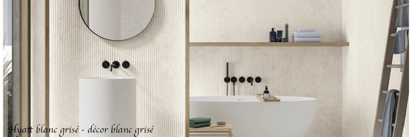 Carrelage mur effet pierre Hyatt décor blanc grisé pour la salle de bain
