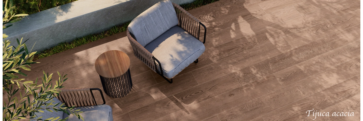 Carrelage sol extérieur effet bois Tijuca acacia pour le salon de jardin 