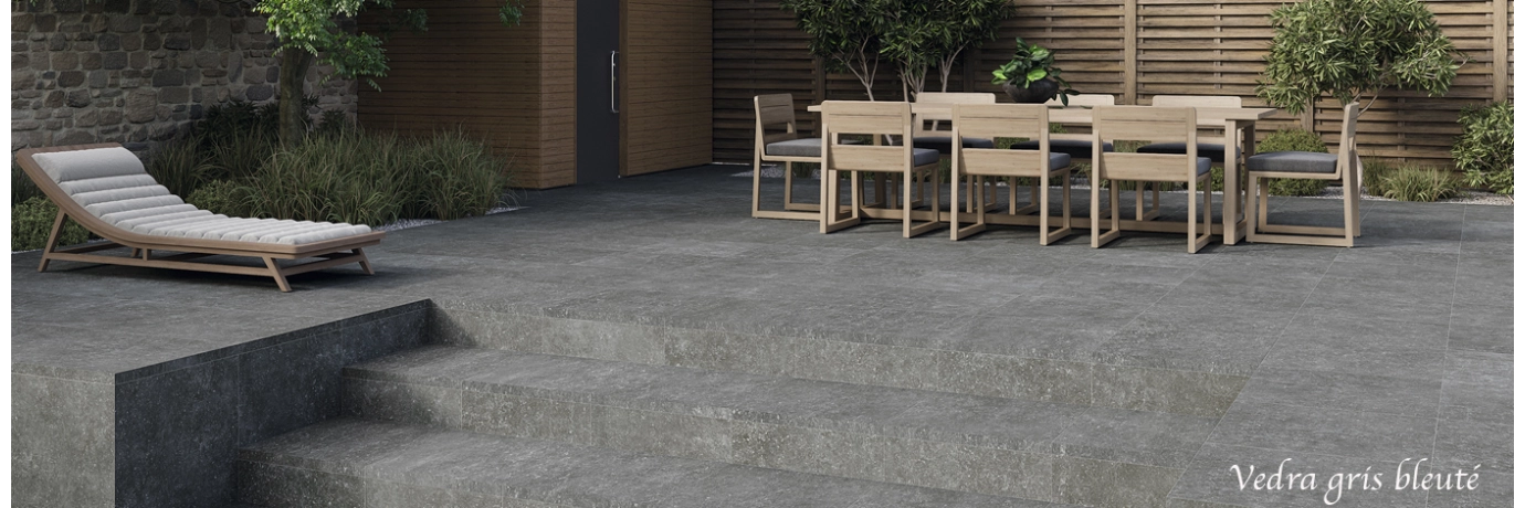 Dalle extérieur Vedra 2.0 gris bleuté R11 pour la terrasse style déco moderne