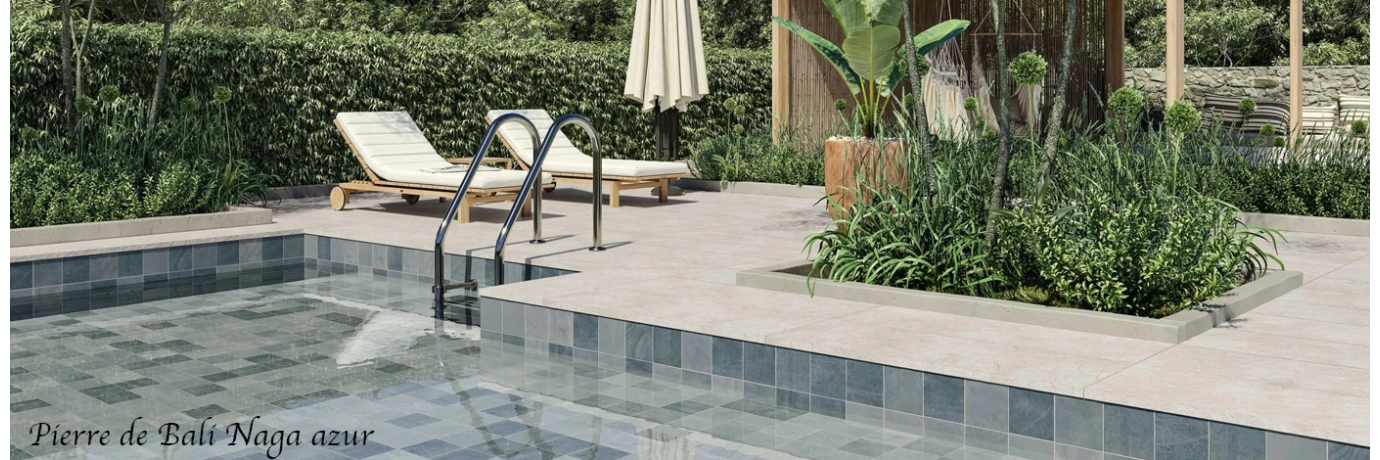 Carrelage sol extérieur effet Pierre de Bali Naga azur pour l'intérieur de la piscine