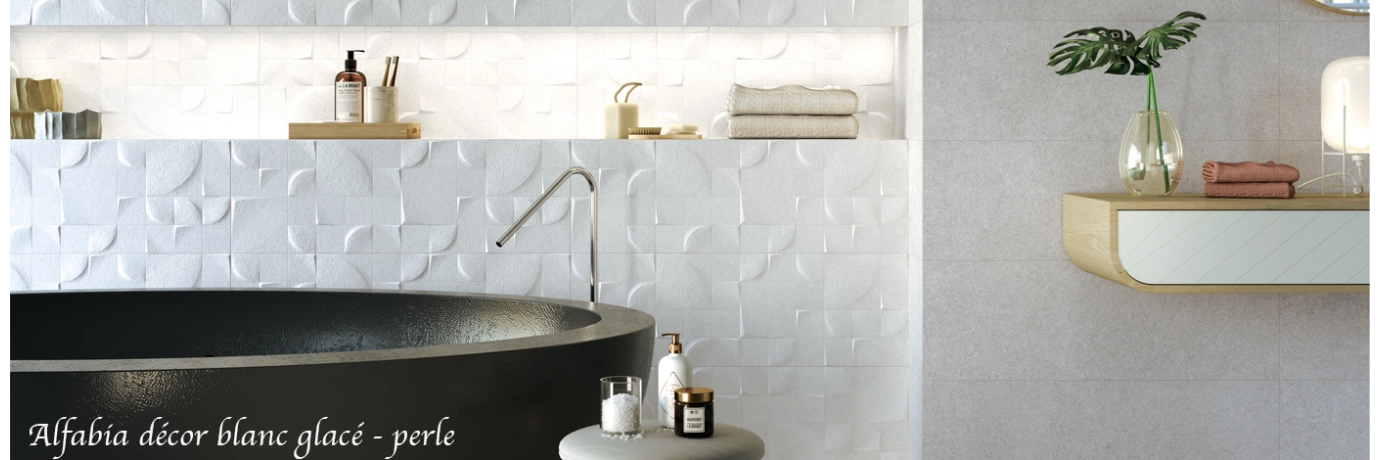 Carrelage mur Décor Alfabia blanc glacier er perle pour la salle de bain 